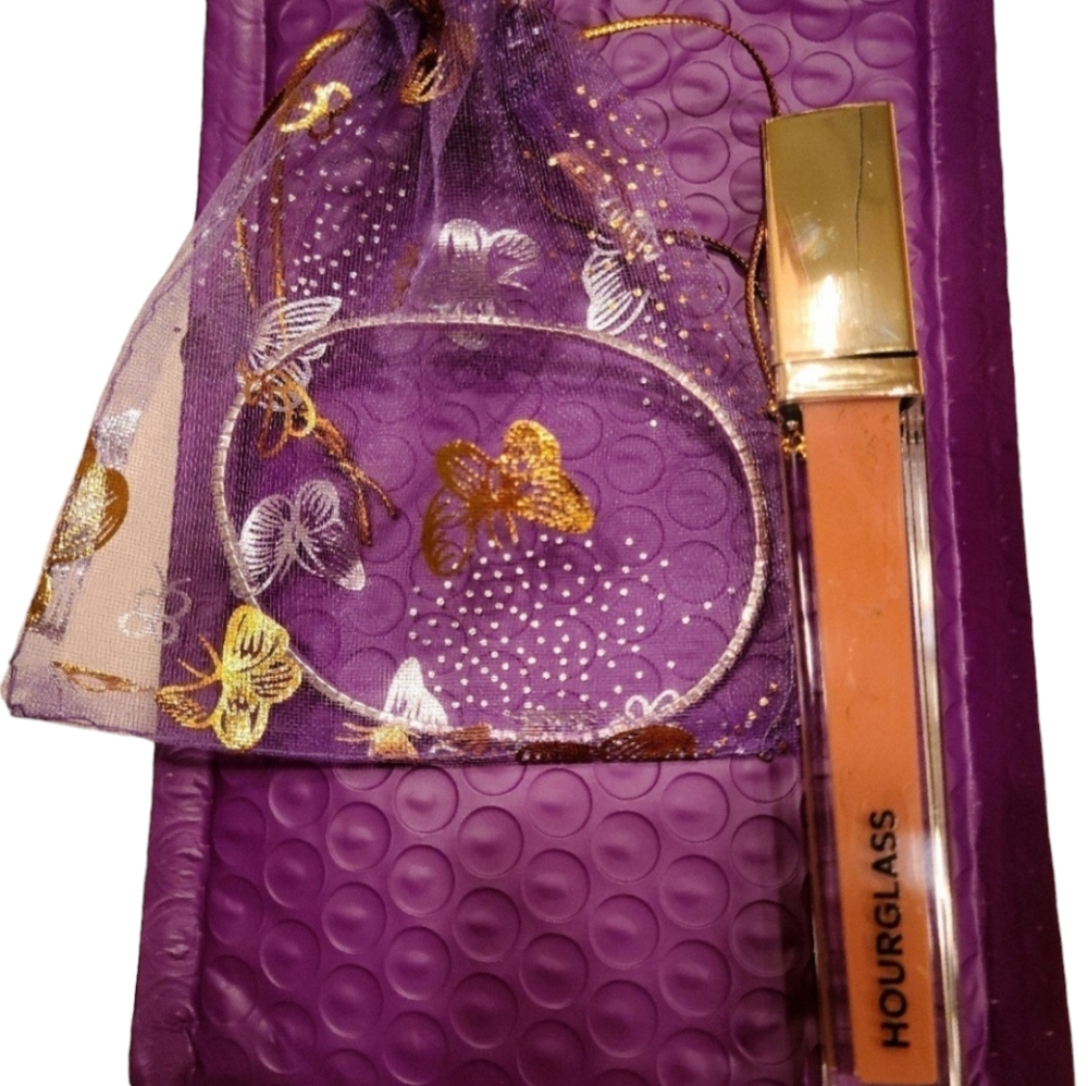 ☆Hourglass Unreal High Shine Volumizing Lip Gloss ~CHILD .20oz NWOB ☆FREE GIFT☆